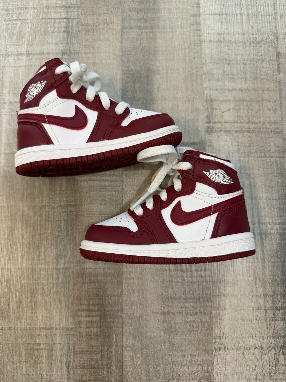 Nike Air Jordan 1 Mid TD Cherry Red White Toddler Shoes Size 5C Sneakers